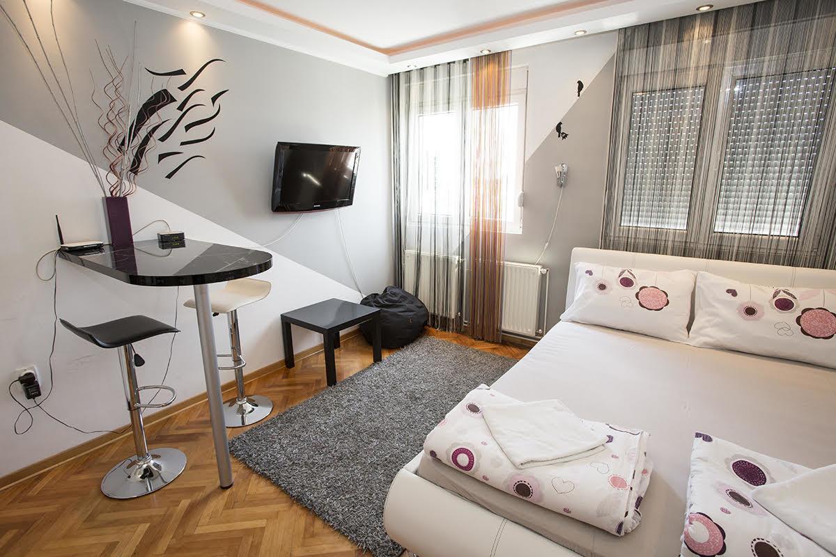Star Apartment Belgrado Buitenkant foto